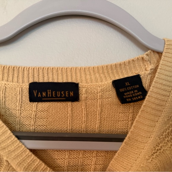 Yellow Sweater - Picture 4 of 5